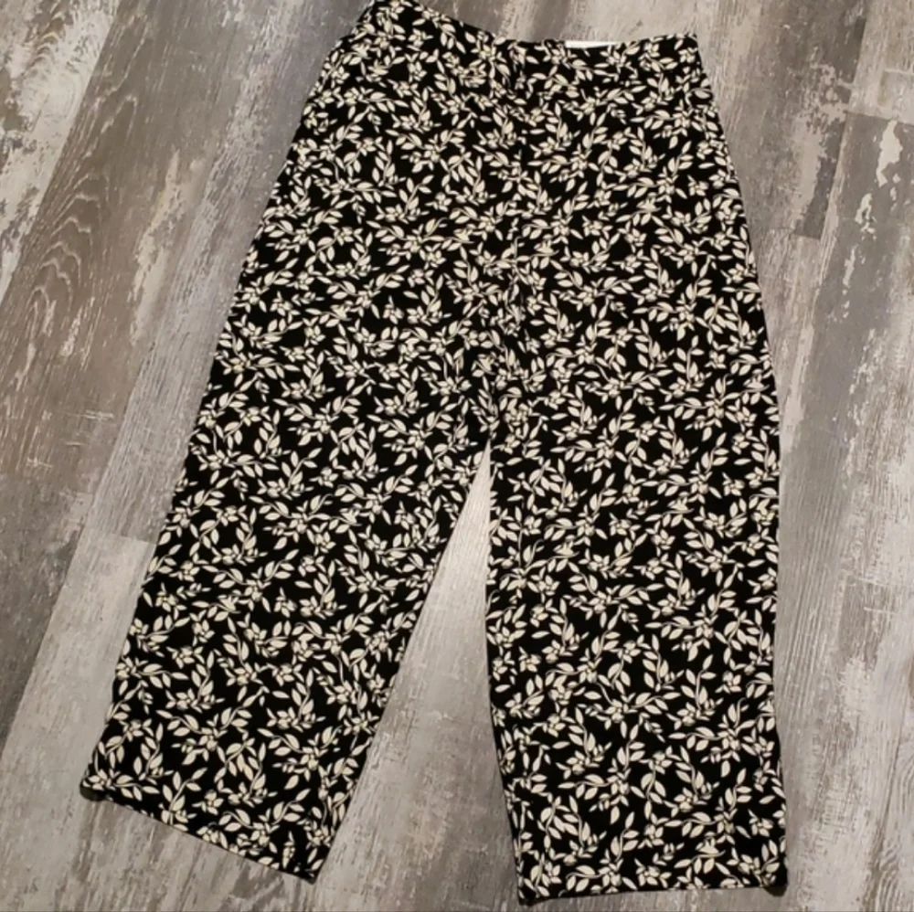 FREE with purchase - Picture 3 of 4